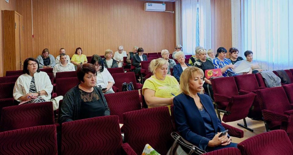 Михаил Меренков: Сегодня в Управе Буденновского внутригородского района прошло аппаратное совещание Михаил Меренков: Сегодня в Управе Буденновского внутригородского района прошло аппаратное совещание