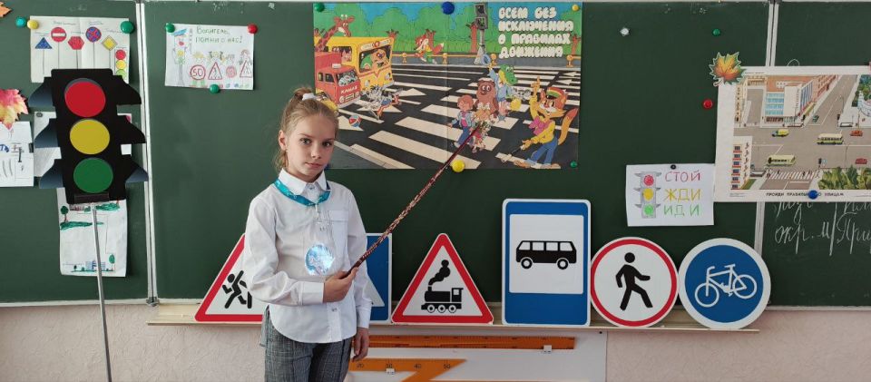 В рамках исполнения годового плана в ГБОУ «Мироновская школа №10 г. о. Дебальцево» проходит месячник безопасности на дороге В рамках исполнения годового плана в ГБОУ «Мироновская школа №10 г. о. Дебальцево» проходит месячник безопасности на дороге