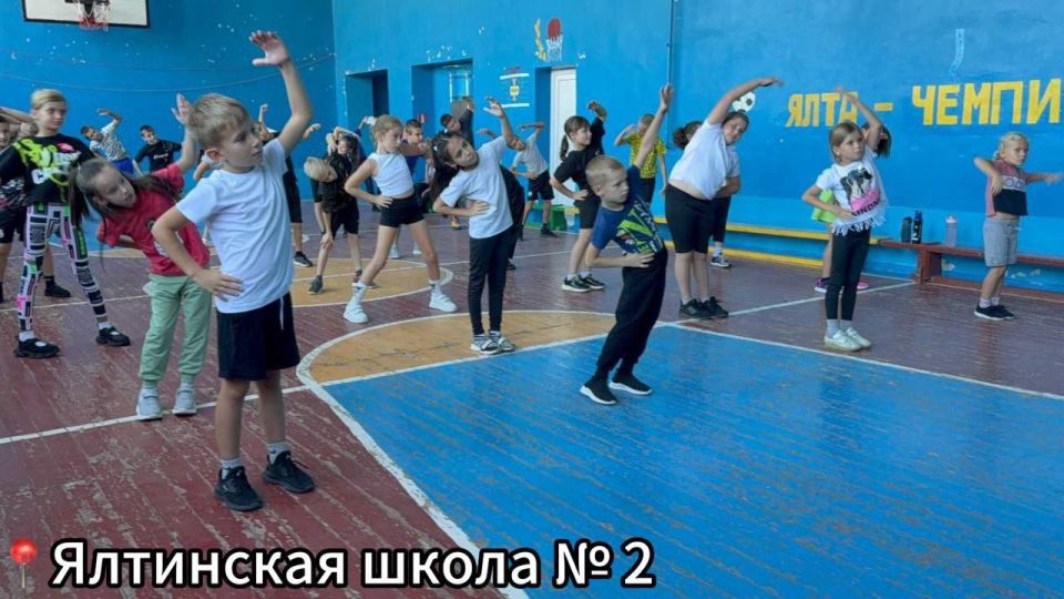 В рамках проекта «Детский спорт» в Мангушском округе стартовала акция «Зарядка от нас – здоровье для вас» В рамках проекта «Детский спорт» в Мангушском округе стартовала акция «Зарядка от нас – здоровье для вас»