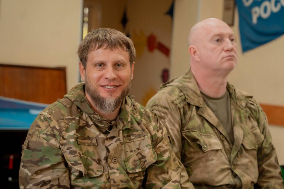 Сторонники Всероссийской политической партии «Единая Россия» ДНР провели для учащихся кадетского корпуса интеллектуальную игру Сторонники Всероссийской политической партии «Единая Россия» ДНР провели для учащихся кадетского корпуса интеллектуальную игру