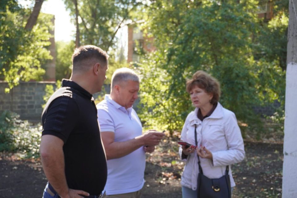 Александр Шатов: Сахалинский Министр проверил ремонт шахтерского соццентра Александр Шатов: Сахалинский Министр проверил ремонт шахтерского соццентра
