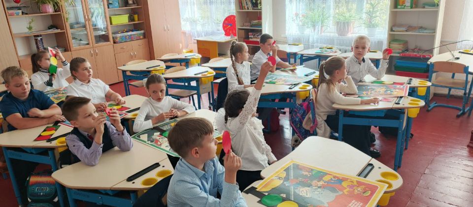 В рамках исполнения годового плана в ГБОУ «Мироновская школа №10 г. о. Дебальцево» проходит месячник безопасности на дороге В рамках исполнения годового плана в ГБОУ «Мироновская школа №10 г. о. Дебальцево» проходит месячник безопасности на дороге