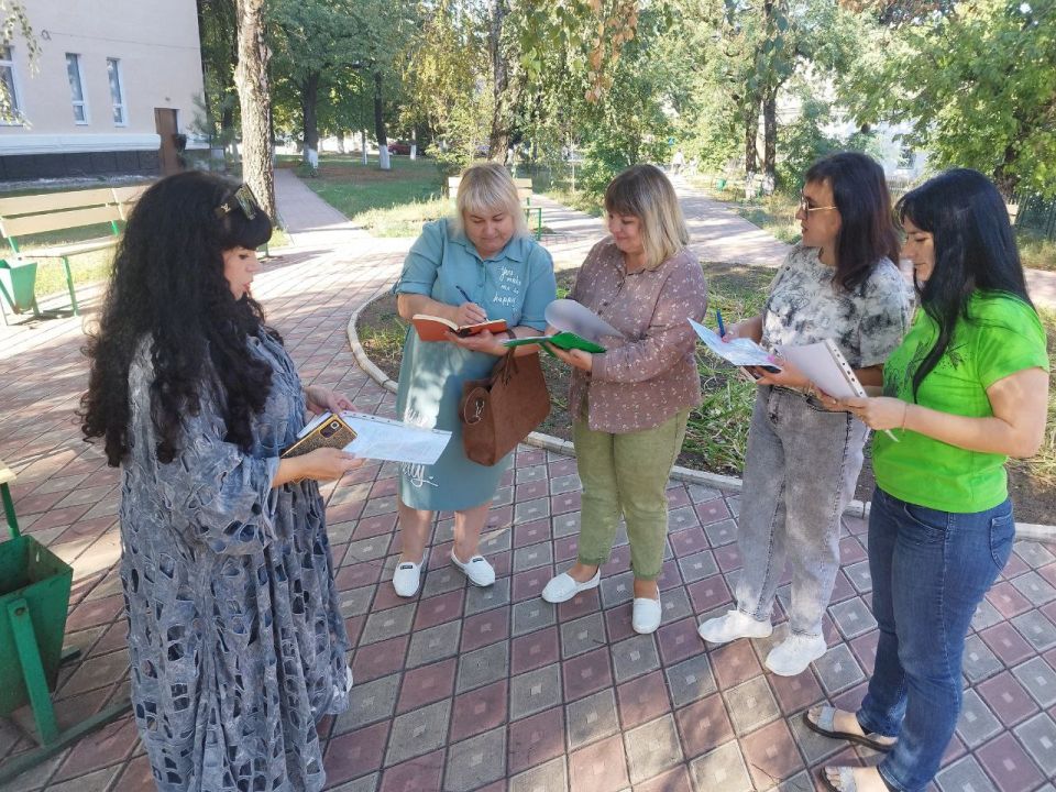 В рамках партийного проекта "Городская среда" на основании утвержденной муниципальной программы "Формирование комфортной городской среды, на территории городского округа Дебальцево Донецкой Народной Республики... В рамках партийного проекта "Городская среда" на основании утвержденной муниципальной программы "Формирование комфортной городской среды, на территории городского округа Дебальцево Донецкой Народной Республики...
