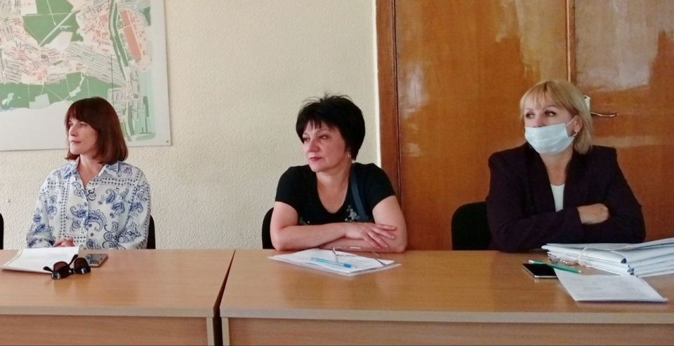Наталья Бегуненко: Первый заместитель руководителя Управы Петровского внутригородского района Администрации городского округа Донецк Плахутин Юрий Иванович провёл рабочее совещание с руководителями предприятий и учреждений... Наталья Бегуненко: Первый заместитель руководителя Управы Петровского внутригородского района Администрации городского округа Донецк Плахутин Юрий Иванович провёл рабочее совещание с руководителями предприятий и учреждений...