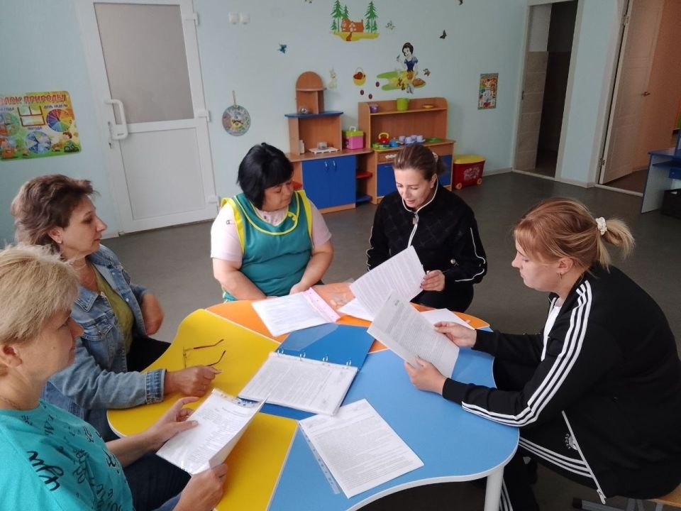 Недавно в администрации Волновахского муниципального округа состоялась встреча управляющего делами Марии Васильевой с руководителями структурных подразделений Недавно в администрации Волновахского муниципального округа состоялась встреча управляющего делами Марии Васильевой с руководителями структурных подразделений