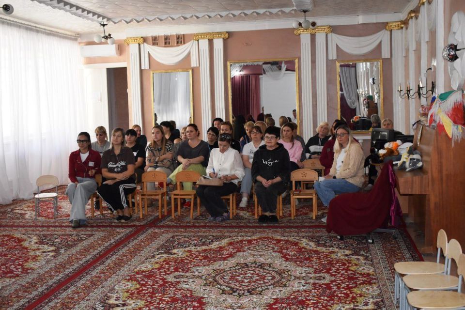 Заместитель председателя #Комитет_по_бюджету_финансам_и_налоговой_политике Максим Паршин (фракция «Единая Россия») совместно с заместителем главы Шахтерского муниципального округа Сергем Назаровым провел встречу с... Заместитель председателя #Комитет_по_бюджету_финансам_и_налоговой_политике Максим Паршин (фракция «Единая Россия») совместно с заместителем главы Шахтерского муниципального округа Сергем Назаровым провел встречу с...