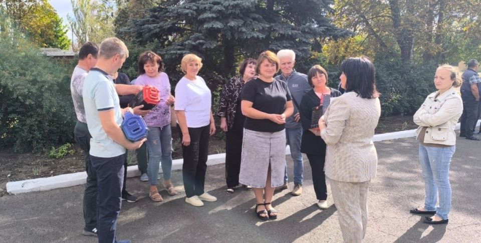Заместитель главы администрации Волновахского муниципального округа и координатор Женского движения «Единой России» Елена Снисаренко провела встречу с коллективом ГБОУ "Благодатненская школа Волновахского МО" Заместитель главы администрации Волновахского муниципального округа и координатор Женского движения «Единой России» Елена Снисаренко провела встречу с коллективом ГБОУ "Благодатненская школа Волновахского МО"