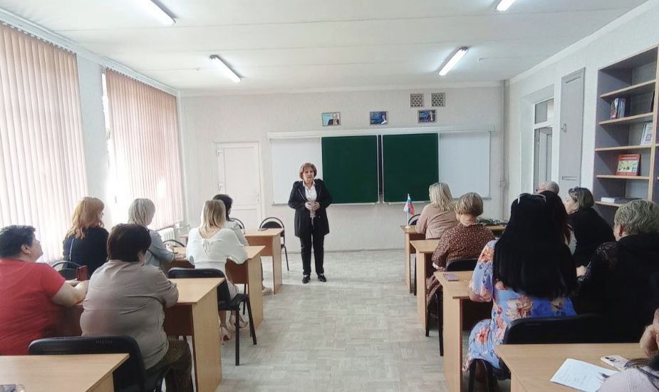 Состоялась встреча начальника Управления образования администрации городского округа Горловка с представителями родительской общественности Состоялась встреча начальника Управления образования администрации городского округа Горловка с представителями родительской общественности