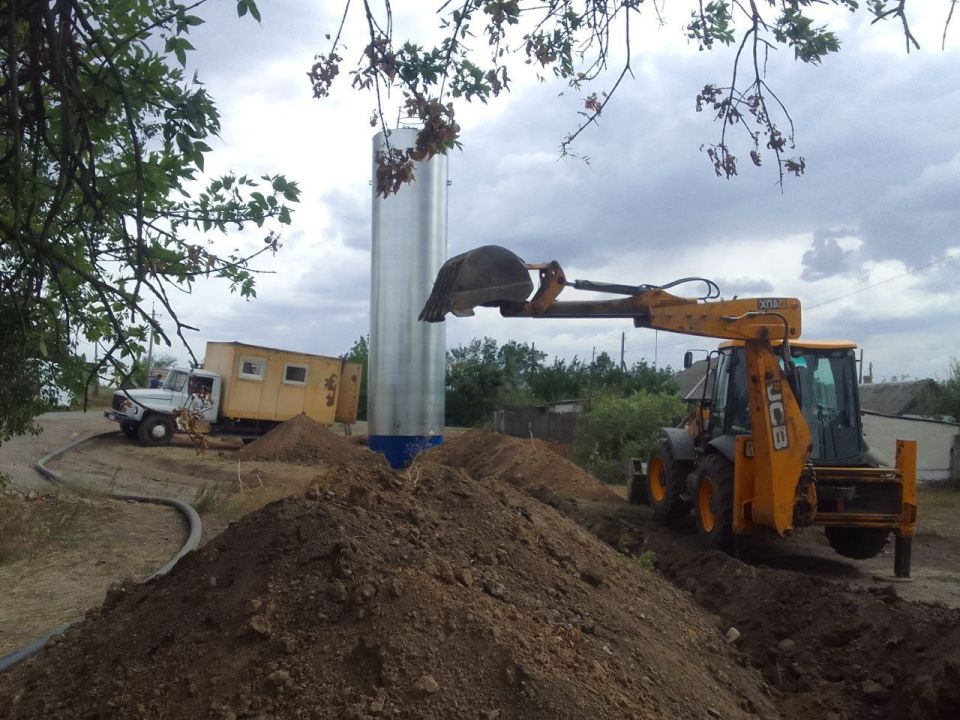 Под Макеевкой появилась новая водонапорная башня Под Макеевкой появилась новая водонапорная башня