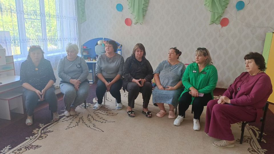 Вчера первый заместитель главы Администрации городского округа Харцызск Олег Захаров провел встречу с трудовым коллективом ГКДОУ «Детский сад №19 г.о. Харцызск» Вчера первый заместитель главы Администрации городского округа Харцызск Олег Захаров провел встречу с трудовым коллективом ГКДОУ «Детский сад №19 г.о. Харцызск»