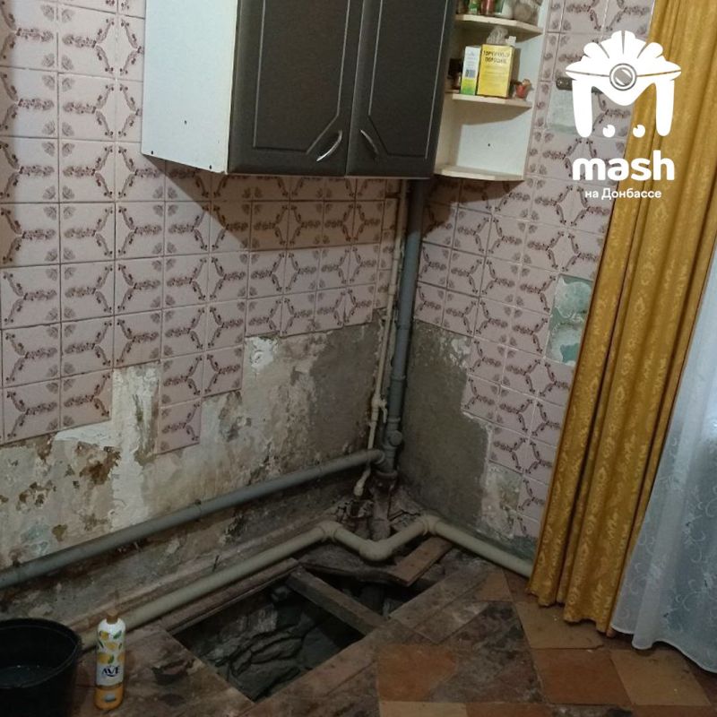 Без унитаза, ванны, кухни и с дырой в полу живут люди на Орджоникидзе в Макеевке Без унитаза, ванны, кухни и с дырой в полу живут люди на Орджоникидзе в Макеевке