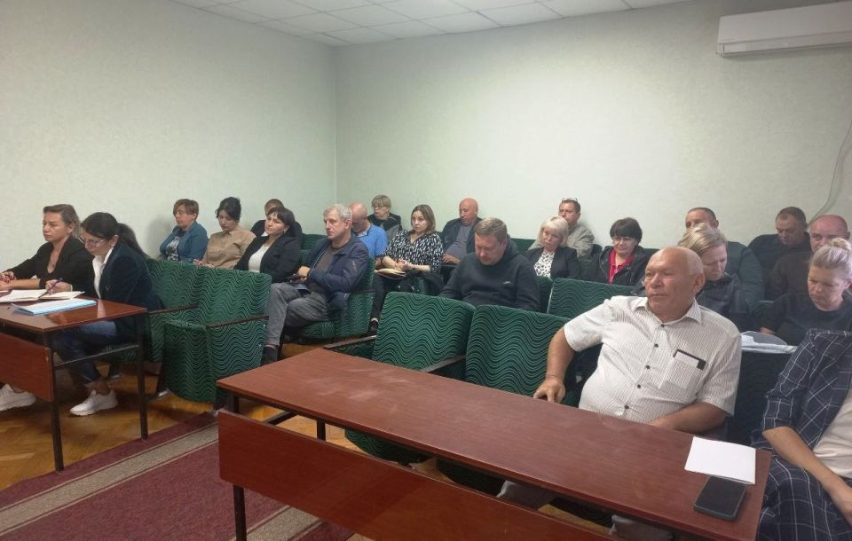 В Управе Пролетарского внутригородского района Администрации городского округа Донецк состоялось выездное заседание Городского штаба по подготовке объектов жизнеобеспечения, социальной сферы и жилищного фонда к работе в... В Управе Пролетарского внутригородского района Администрации городского округа Донецк состоялось выездное заседание Городского штаба по подготовке объектов жизнеобеспечения, социальной сферы и жилищного фонда к работе в...