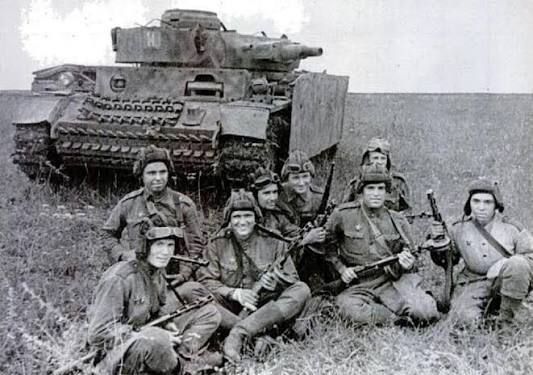 Александр Волошин: #НавстречуПобеде. 22 сентября 1943 года завершилась Донбасская наступательная операция С 13 августа 1943 года войска Юго-Западного фронта под командованием генерала армии Родиона Малиновского и Южного... Александр Волошин: #НавстречуПобеде. 22 сентября 1943 года завершилась Донбасская наступательная операция С 13 августа 1943 года войска Юго-Западного фронта под командованием генерала армии Родиона Малиновского и Южного...