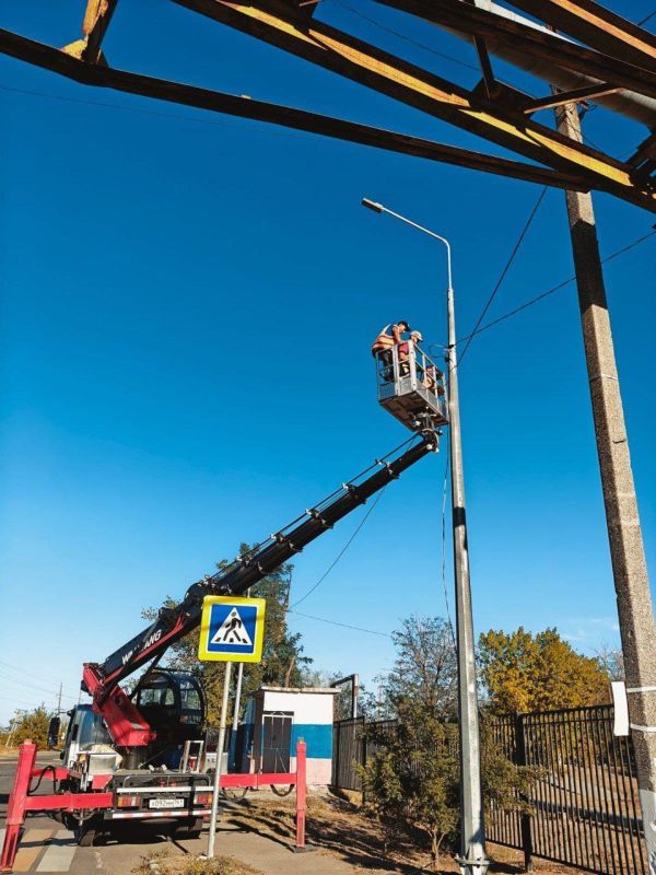 В рамках комплекса мероприятий по обустройству дорожных участков вблизи школ техническими средствами организации дорожного движения на сегодня установлено уже 26 светофорных объектов В рамках комплекса мероприятий по обустройству дорожных участков вблизи школ техническими средствами организации дорожного движения на сегодня установлено уже 26 светофорных объектов