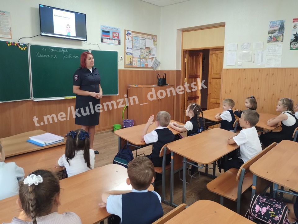 В рамках месячника «Безопасности дорожного движения» в образовательных учреждениях города проходят мероприятия по профилактике детского дорожно-транспортного травматизма и формирования правовой грамотности среди... В рамках месячника «Безопасности дорожного движения» в образовательных учреждениях города проходят мероприятия по профилактике детского дорожно-транспортного травматизма и формирования правовой грамотности среди...