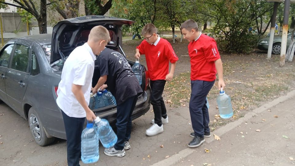 Ребята Кировского продолжают участвовать в акции "Эстафета добра" Ребята Кировского продолжают участвовать в акции "Эстафета добра"