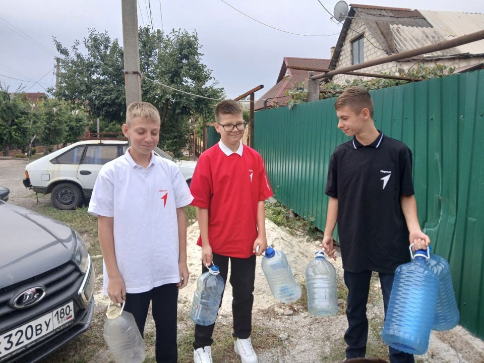 Ребята Кировского продолжают участвовать в акции "Эстафета добра" Ребята Кировского продолжают участвовать в акции "Эстафета добра"
