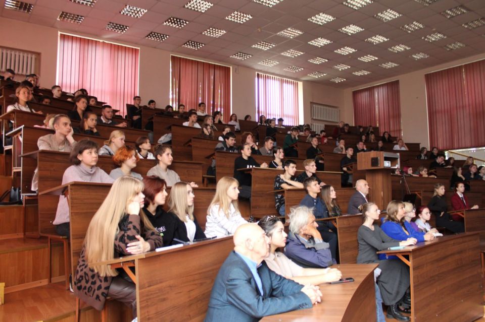 Студенты ДонГУ посмотрели фильм петербургского режиссера «Река Героев» Студенты ДонГУ посмотрели фильм петербургского режиссера «Река Героев»