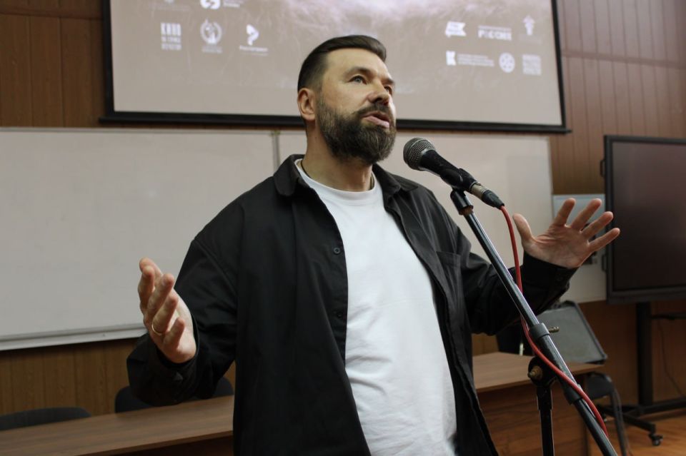 Студенты ДонГУ посмотрели фильм петербургского режиссера «Река Героев» Студенты ДонГУ посмотрели фильм петербургского режиссера «Река Героев»