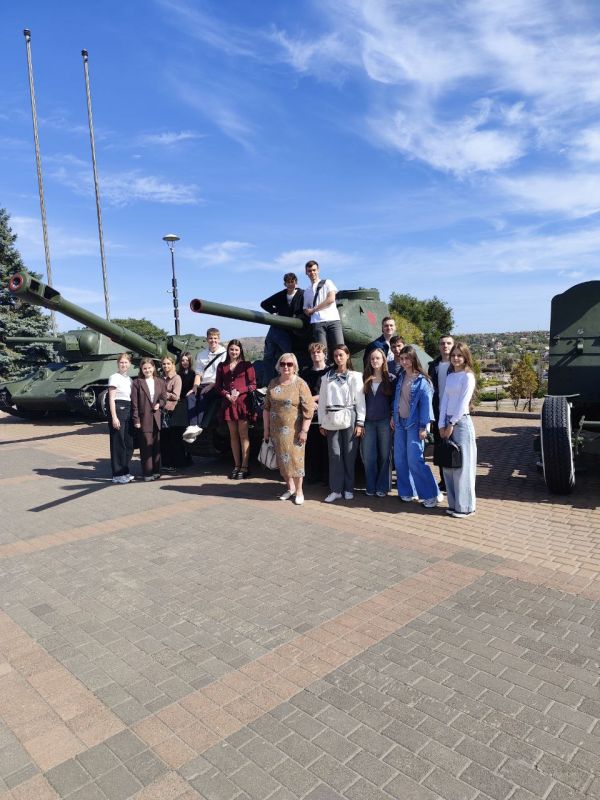 17 и 18 сентября первокурсники учетно-финансового факультета вместе с заместителем декана по воспитательной и социальной работе Людмилой Михальской и куратором Александром Лукьянчуком посетили музей Великой Отечественной... 17 и 18 сентября первокурсники учетно-финансового факультета вместе с заместителем декана по воспитательной и социальной работе Людмилой Михальской и куратором Александром Лукьянчуком посетили музей Великой Отечественной...