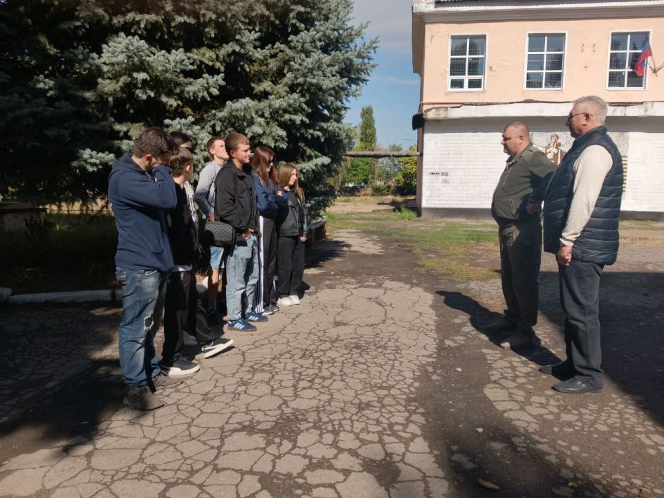 Сегодня, 19 сентября 2025 года, благодаря совместным действиям Управы Кировского внутригородского района и депутата Донецкого городского Совета ДНР Сергея Тельных, был осуществлен подвоз очищенной воды в ГБПОУ «Донецкий... Сегодня, 19 сентября 2025 года, благодаря совместным действиям Управы Кировского внутригородского района и депутата Донецкого городского Совета ДНР Сергея Тельных, был осуществлен подвоз очищенной воды в ГБПОУ «Донецкий...