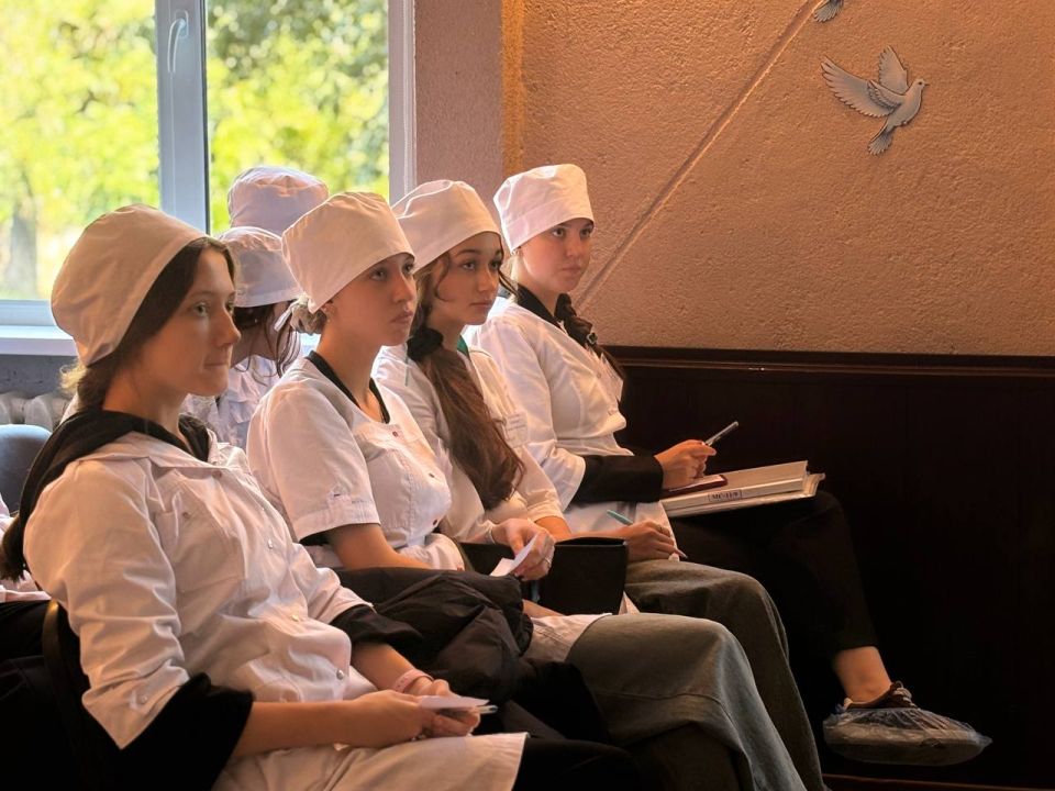 Диалог священника и молодежи: встреча со студентами Макеевского медицинского колледжа Диалог священника и молодежи: встреча со студентами Макеевского медицинского колледжа