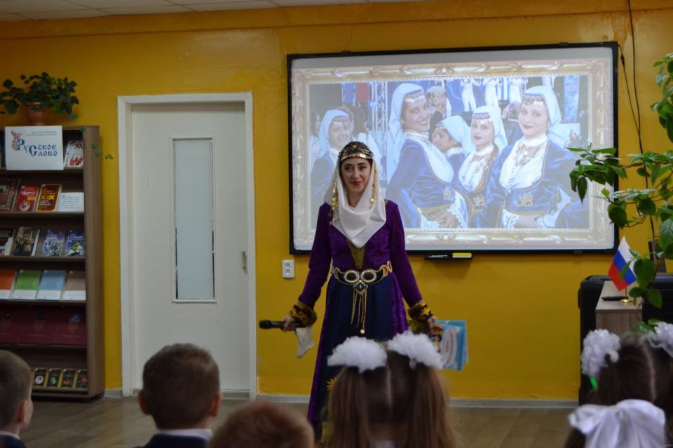 Юные артисты Кировского заняли первое место в Литературном фестивале кукольного мастерства «Золотой ключик» Юные артисты Кировского заняли первое место в Литературном фестивале кукольного мастерства «Золотой ключик»