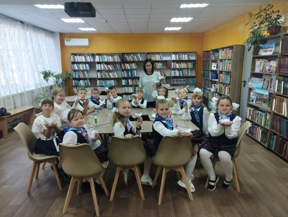 В Кировском прошел мастер-класс, посвященный Международному дню мира В Кировском прошел мастер-класс, посвященный Международному дню мира
