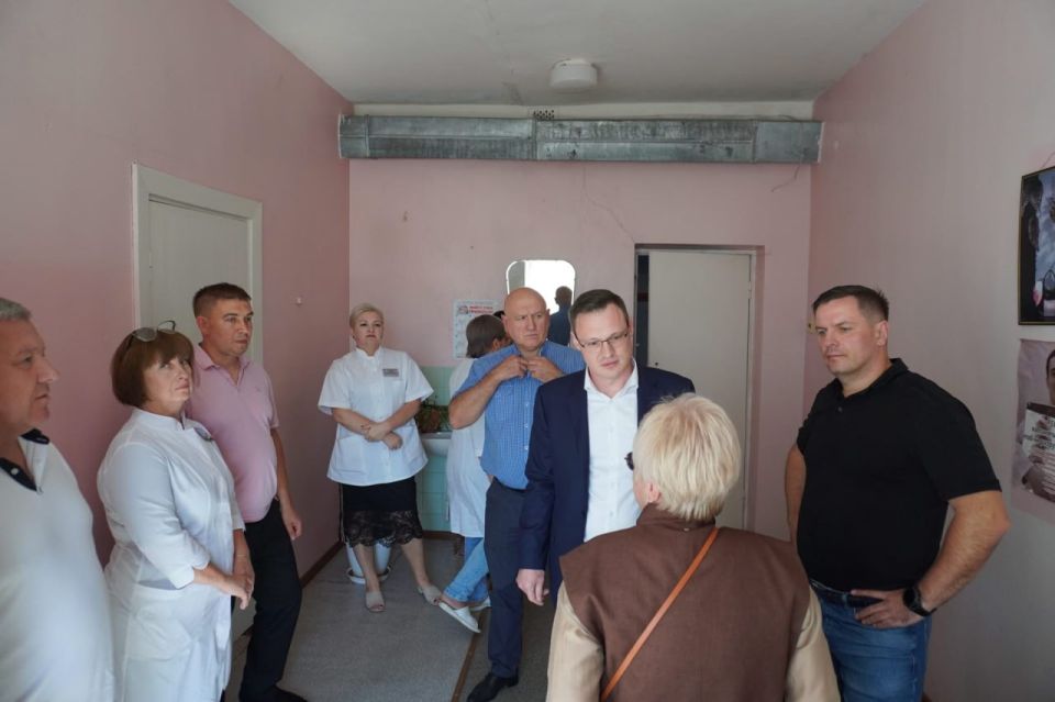 Александр Шатов: Сахалинский министр осмотрел шахтерскую Центральную городскую больницу Александр Шатов: Сахалинский министр осмотрел шахтерскую Центральную городскую больницу