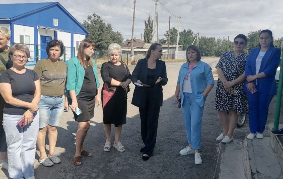 19 сентября депутат Старобешевского муниципального совета Светлана Клапша провела встречу с трудовым коллективом МБУ "Петровский СДК" 19 сентября депутат Старобешевского муниципального совета Светлана Клапша провела встречу с трудовым коллективом МБУ "Петровский СДК"