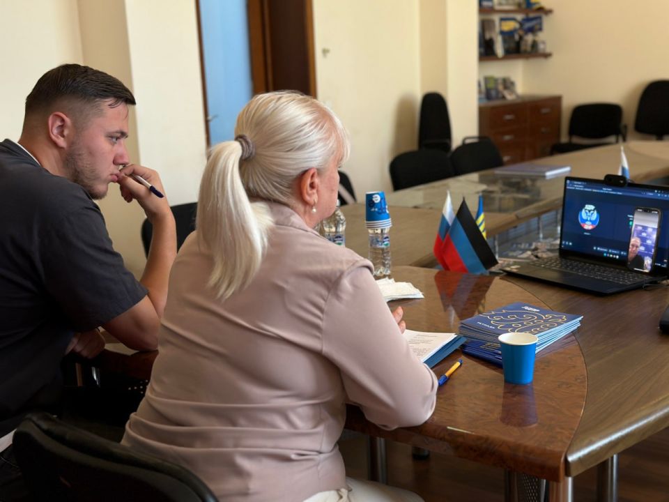 Андрей Луговой: Традиционную встречу с жителями Запорожья и ДНР по видеосвязи провел в рамках Всероссийского приёма граждан совместно с депутатом Заксобрания Запорожской области Кириллом Перовым Андрей Луговой: Традиционную встречу с жителями Запорожья и ДНР по видеосвязи провел в рамках Всероссийского приёма граждан совместно с депутатом Заксобрания Запорожской области Кириллом Перовым