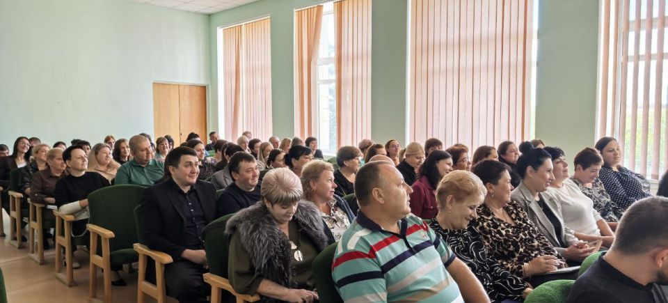 Наталья Великодная: Встреча с активистами. Провела встречу с активной молодежью Администрации округа, представителями депутатского корпуса Тельмановского муниципального совета, заместителями, членами Общественного совета Наталья Великодная: Встреча с активистами. Провела встречу с активной молодежью Администрации округа, представителями депутатского корпуса Тельмановского муниципального совета, заместителями, членами Общественного совета