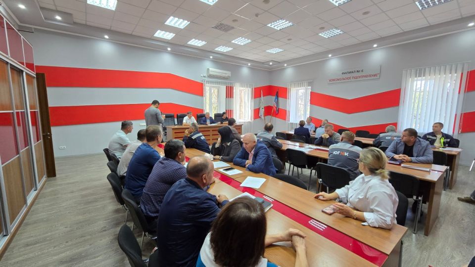 Николай Михайлов: 19 сентября провел встречу с трудовым коллективом Филиала №6 «Комсомольское рудоуправление» ООО «ЮГМК Донецк» Николай Михайлов: 19 сентября провел встречу с трудовым коллективом Филиала №6 «Комсомольское рудоуправление» ООО «ЮГМК Донецк»