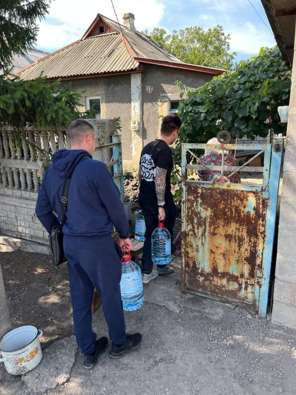 Продолжаем организовывать развозы воды Продолжаем организовывать развозы воды