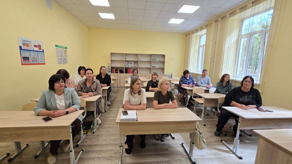 Николай Михайлов: Провел встречу с трудовым коллективом ГБОУ "Комсомольская школа №5 Старобешевского м.о." Николай Михайлов: Провел встречу с трудовым коллективом ГБОУ "Комсомольская школа №5 Старобешевского м.о."