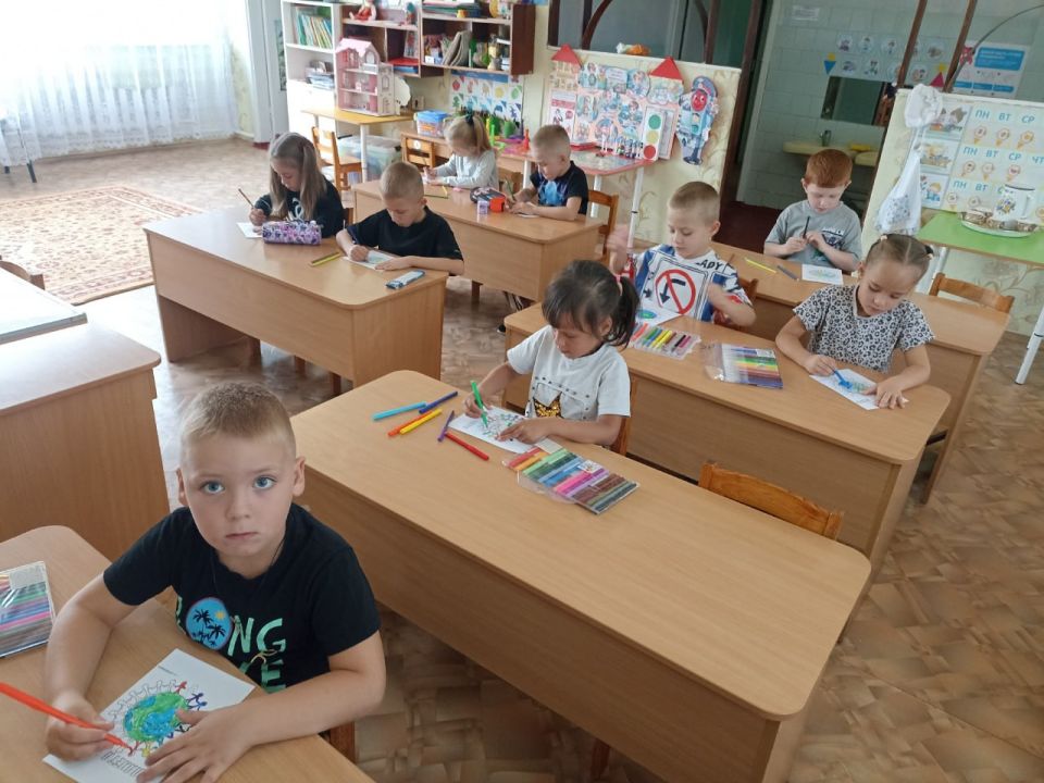 День Мира в Ждановке: уроки, акции и творчество для детей День Мира в Ждановке: уроки, акции и творчество для детей