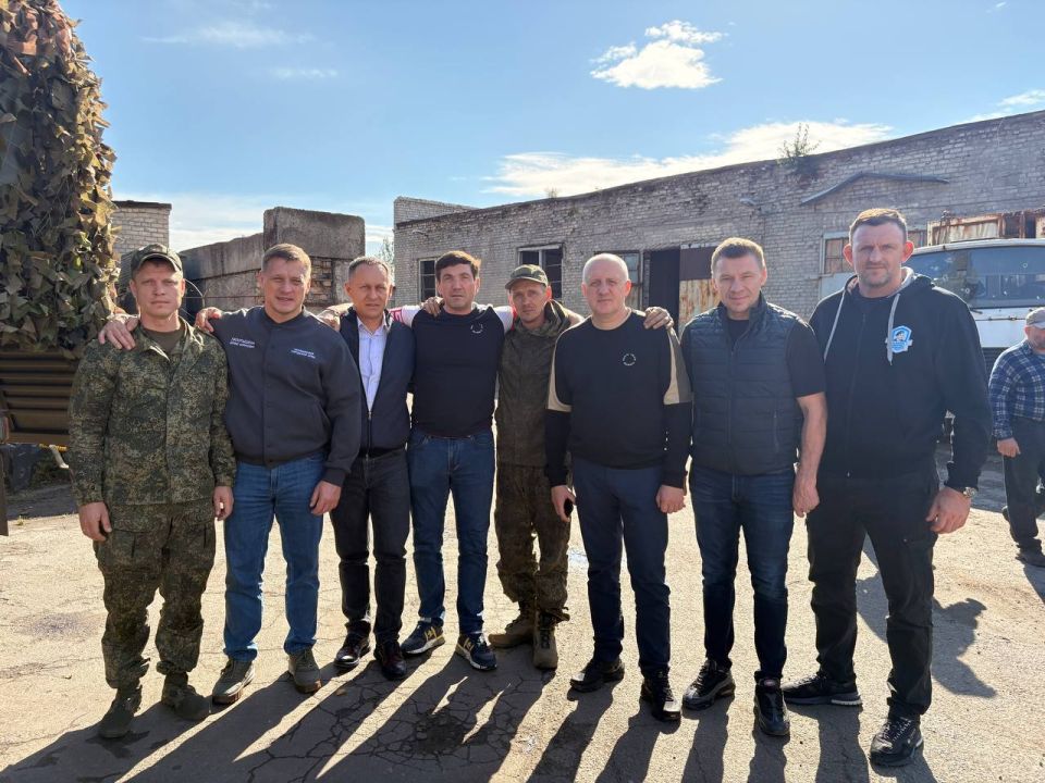 Александр Пеняев: В преддверии Дня города Ясиноватой мы принимали дорогих гостей из Челябинска — главу города Алексея Александровича Лошкина и депутата Челябинской городской думы, руководителя фракции «Единая Россия» Дениса... Александр Пеняев: В преддверии Дня города Ясиноватой мы принимали дорогих гостей из Челябинска — главу города Алексея Александровича Лошкина и депутата Челябинской городской думы, руководителя фракции «Единая Россия» Дениса...