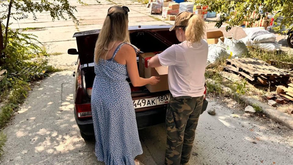 Волонтеры Подмосковья передали гуманитарную помощь в территориальный центр Червоногвардейского района Макеевки Волонтеры Подмосковья передали гуманитарную помощь в территориальный центр Червоногвардейского района Макеевки