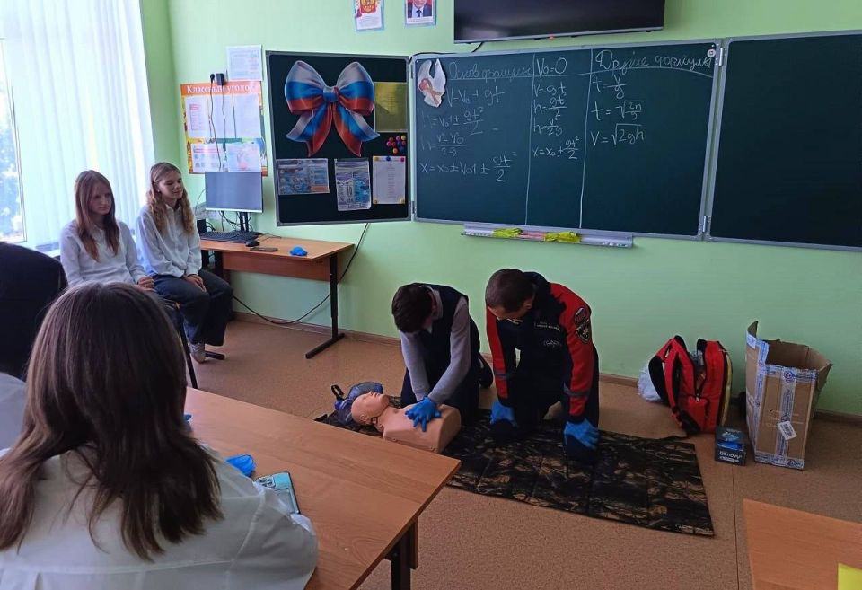 «Школа антитеррора»: В Мариуполе учеников обучали навыкам, необходимым в экстренных ситуациях «Школа антитеррора»: В Мариуполе учеников обучали навыкам, необходимым в экстренных ситуациях