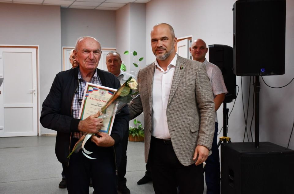 Сергей Желновач: В Светлодарске, городе, чья жизнь тесно связана с энергетикой, прошло праздничное мероприятие по случаю Дня города Сергей Желновач: В Светлодарске, городе, чья жизнь тесно связана с энергетикой, прошло праздничное мероприятие по случаю Дня города