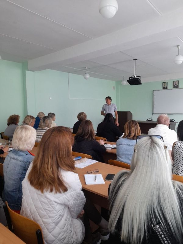 ВСТРЕЧИ С НАСЕЛЕНИЕМ. 19 сентября 2025 года депутаты Горловского городского совета от фракции «Единая Россия» - Роман Конев, Елена Кузьмина, Андрей Костюк в рамках исполнения поручения Главы Донецкой Народной Республики... ВСТРЕЧИ С НАСЕЛЕНИЕМ. 19 сентября 2025 года депутаты Горловского городского совета от фракции «Единая Россия» - Роман Конев, Елена Кузьмина, Андрей Костюк в рамках исполнения поручения Главы Донецкой Народной Республики...