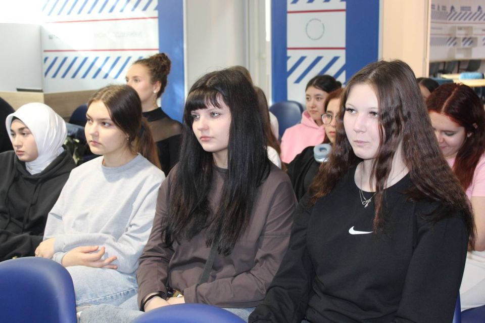 В Челябинске прошёл телемост с Донбассом В Челябинске прошёл телемост с Донбассом