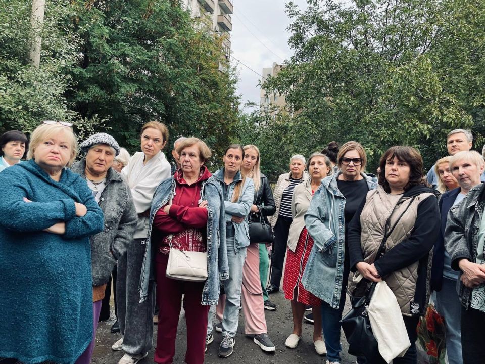Анна Кондрыкинская: Воде быть! Организовала сход в Киевском районе для жителей ул.Артёма, 154 (а,б,в), ул.Университетская, 132 и Батищева, 9,11 по причине отсутствия водоснабжения Анна Кондрыкинская: Воде быть! Организовала сход в Киевском районе для жителей ул.Артёма, 154 (а,б,в), ул.Университетская, 132 и Батищева, 9,11 по причине отсутствия водоснабжения