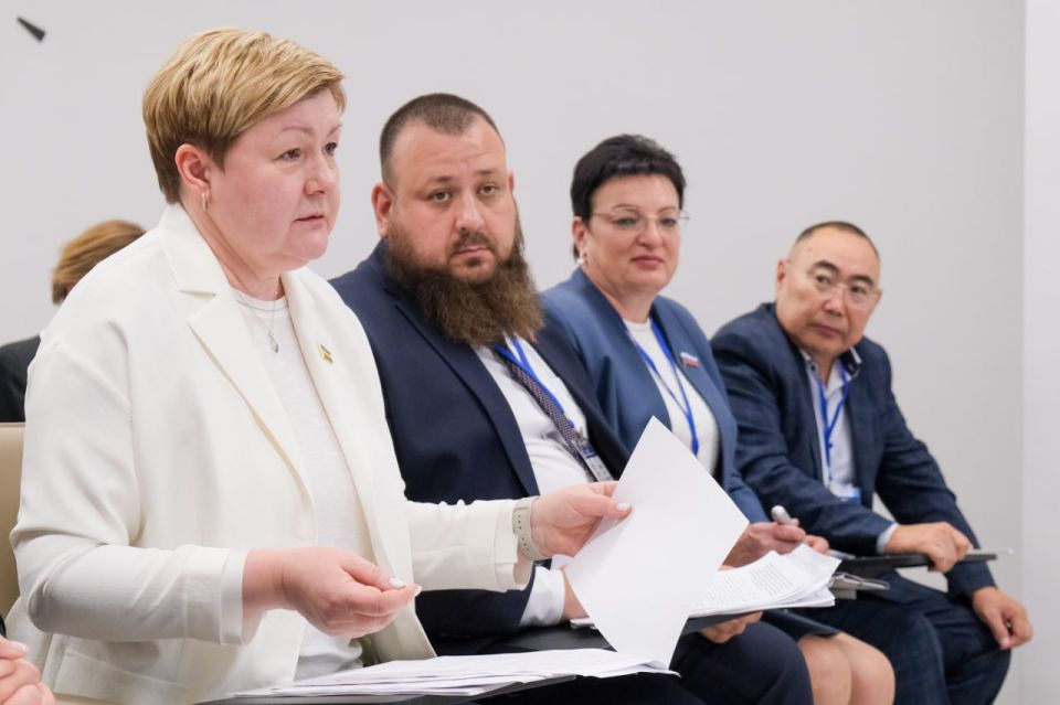 Парламентарии из ДНР работают в комитетах Южно-Российской Парламентской Ассоциации Парламентарии из ДНР работают в комитетах Южно-Российской Парламентской Ассоциации