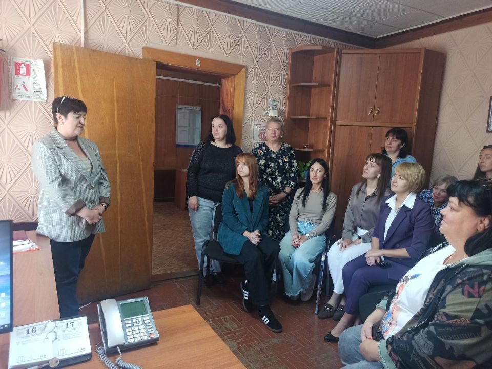 Представитель Минтруда ДНР провела встречу с трудовым коллективом