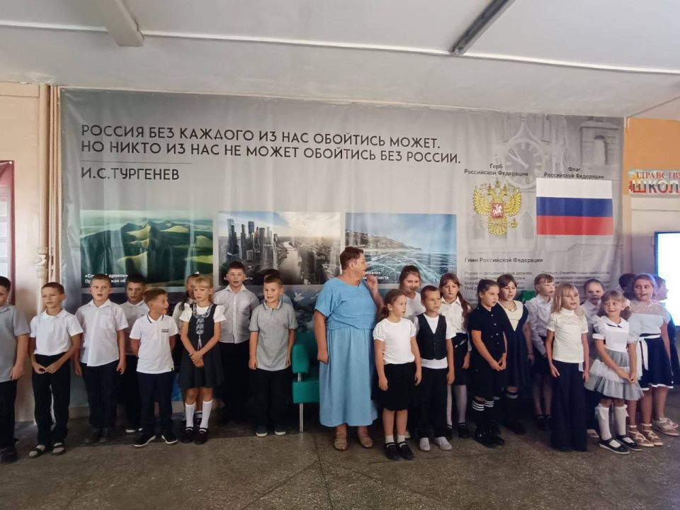 В рамках проекта «Мир возможностей», реализуемого Всероссийской политической партией «Единая Россия», в Мелекинской школе прошёл урок мужества «Герои нашего времени» В рамках проекта «Мир возможностей», реализуемого Всероссийской политической партией «Единая Россия», в Мелекинской школе прошёл урок мужества «Герои нашего времени»