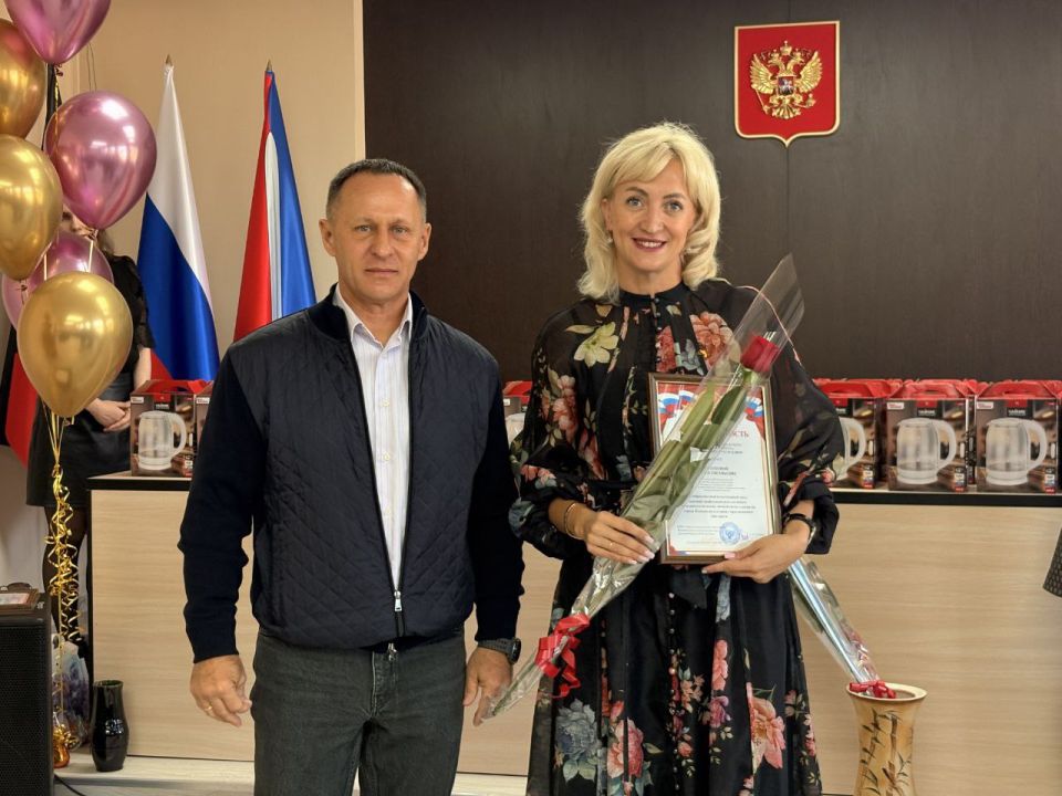 За труд на благо родного края: депутаты и аппарат Ясиноватского совета отмечены благодарностями! За труд на благо родного края: депутаты и аппарат Ясиноватского совета отмечены благодарностями!