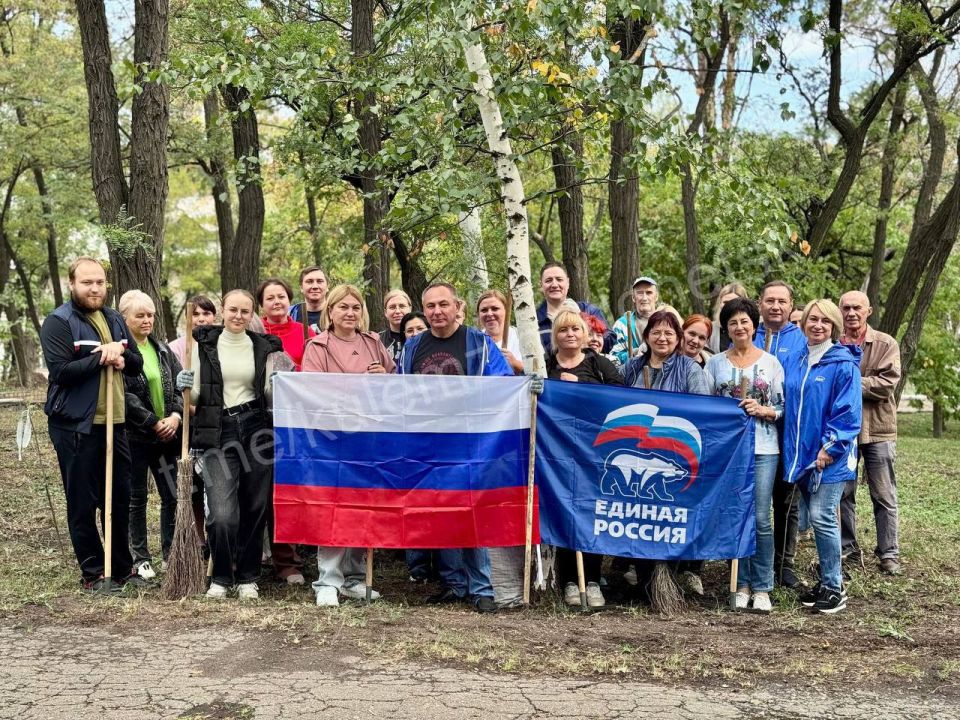 Более 5000 человек приняли участие в масштабном субботнике в Донецке Более 5000 человек приняли участие в масштабном субботнике в Донецке
