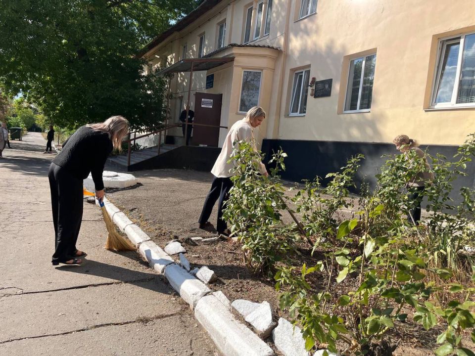 Сегодня, 20 сентября, в рамках Всероссийского экологического субботника «Зелёная Россия» сотрудники Моспинского территориального управления, представители организаций, предприятий и учреждений Сегодня, 20 сентября, в рамках Всероссийского экологического субботника «Зелёная Россия» сотрудники Моспинского территориального управления, представители организаций, предприятий и учреждений