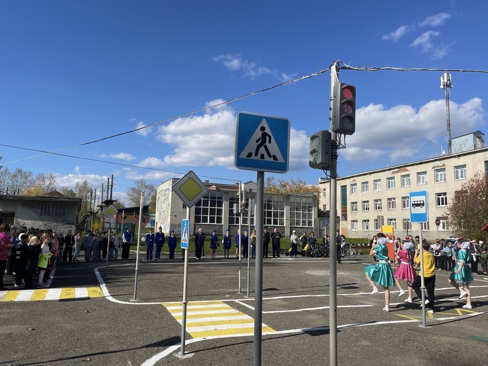 Всероссийская неделя безопасности дорожного движения: три новых детских автогородка открылись в Свердловской области Всероссийская неделя безопасности дорожного движения: три новых детских автогородка открылись в Свердловской области